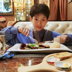 Zhongzhouhuangguanjiarijiudian·zonglvgezizhu Restaurant User Photo