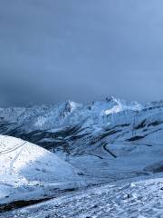 Zheduoshan Snow Visiting Platform