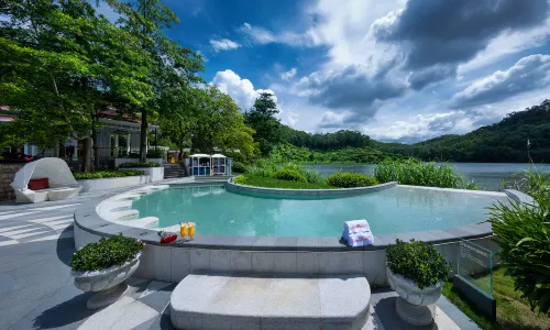 San Zheng Ban Shan Jiudian Hot Spring (dongguantangsha)