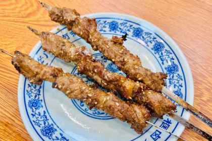 MENKUANGHUTONGBAINIANLUZHU