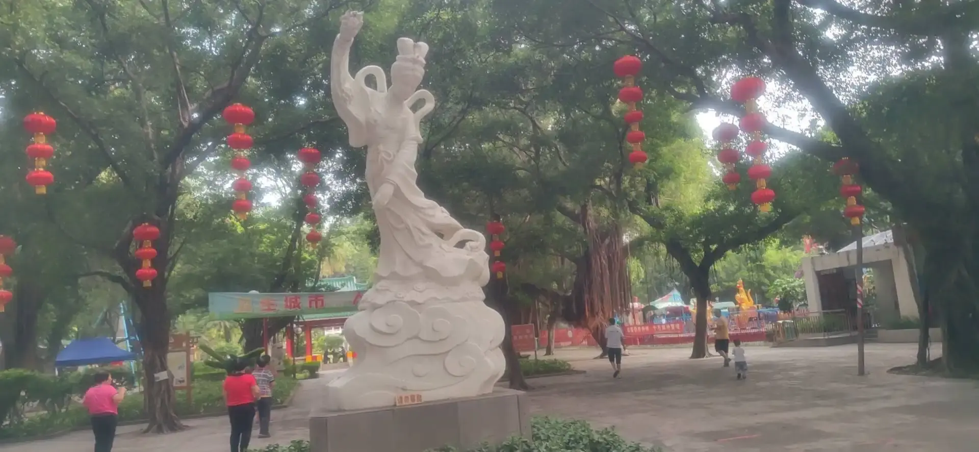 鄰近鳳山公園的酒店