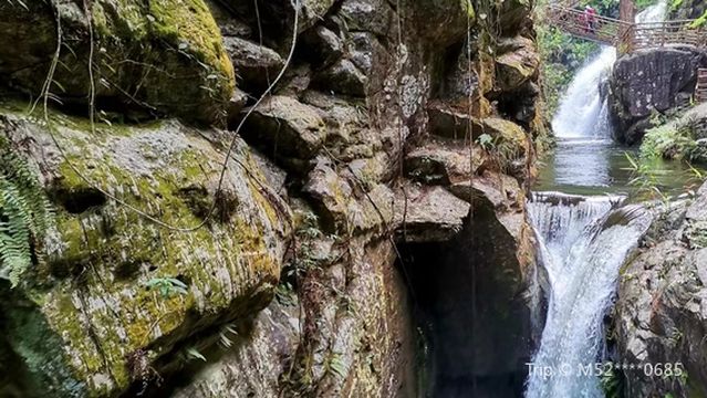 Huangbu Village Waterfall of Luhe