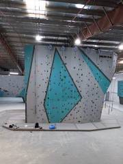 Dyno Rock Climbing