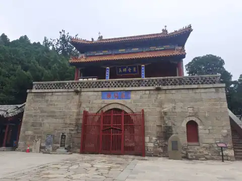 鄰近萬仙樓的酒店