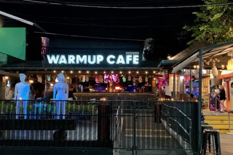 Warm Up Cafe