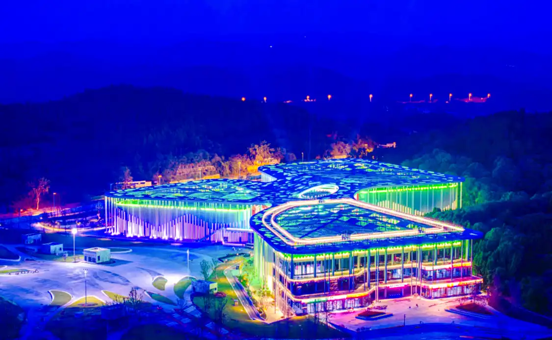 徳陽華誼兄弟スター・グランド・シアター周辺のホテル