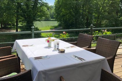 Gasthof Hinterbrühl Beer Garden