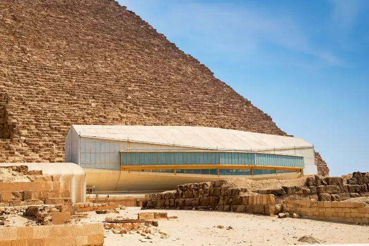 Hotels near Khufu's ship