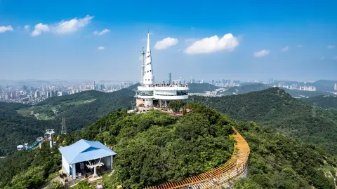 Lotus Hill Viewing Platform attraction in Dalian