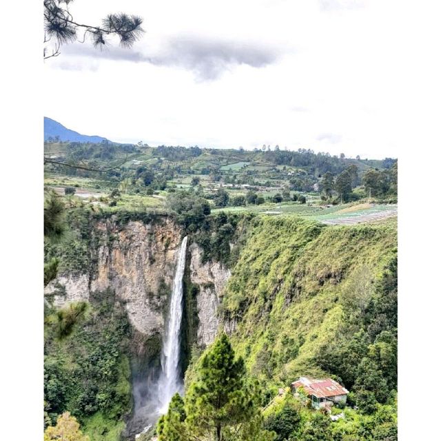 Sipiso Piso Waterfall