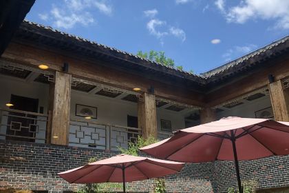 Yiyunjingpinliansuokezhanzhong Restaurant (tai'erzhuanggucheng)