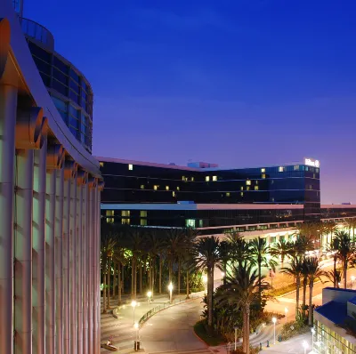 DoubleTree by Hilton Orange County Airport