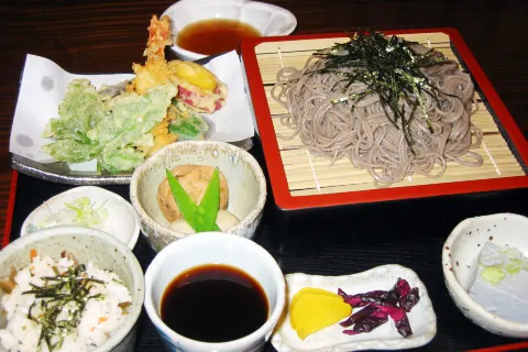 Momijitei-Hoto