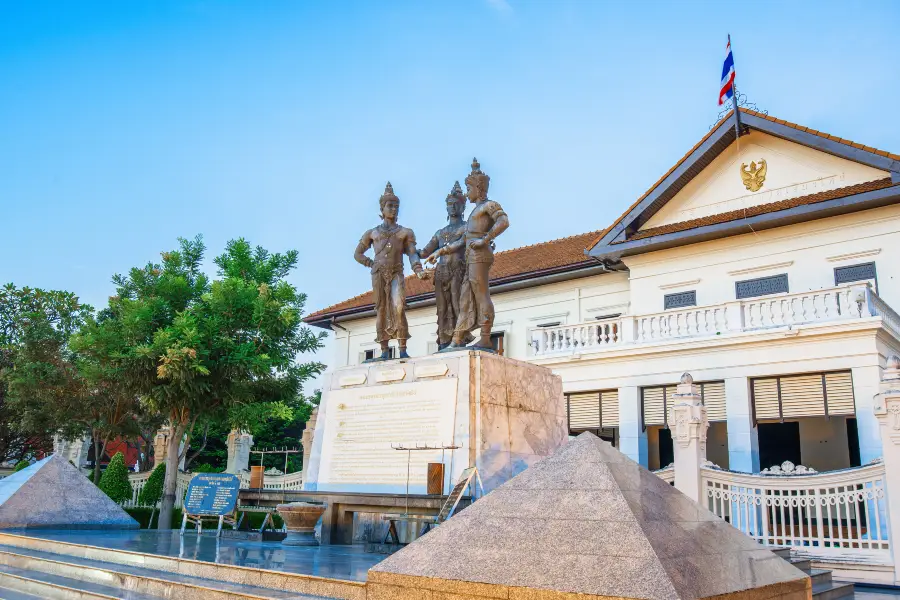 พระบรมราชานุสาวรีย์สามกษัตริย์