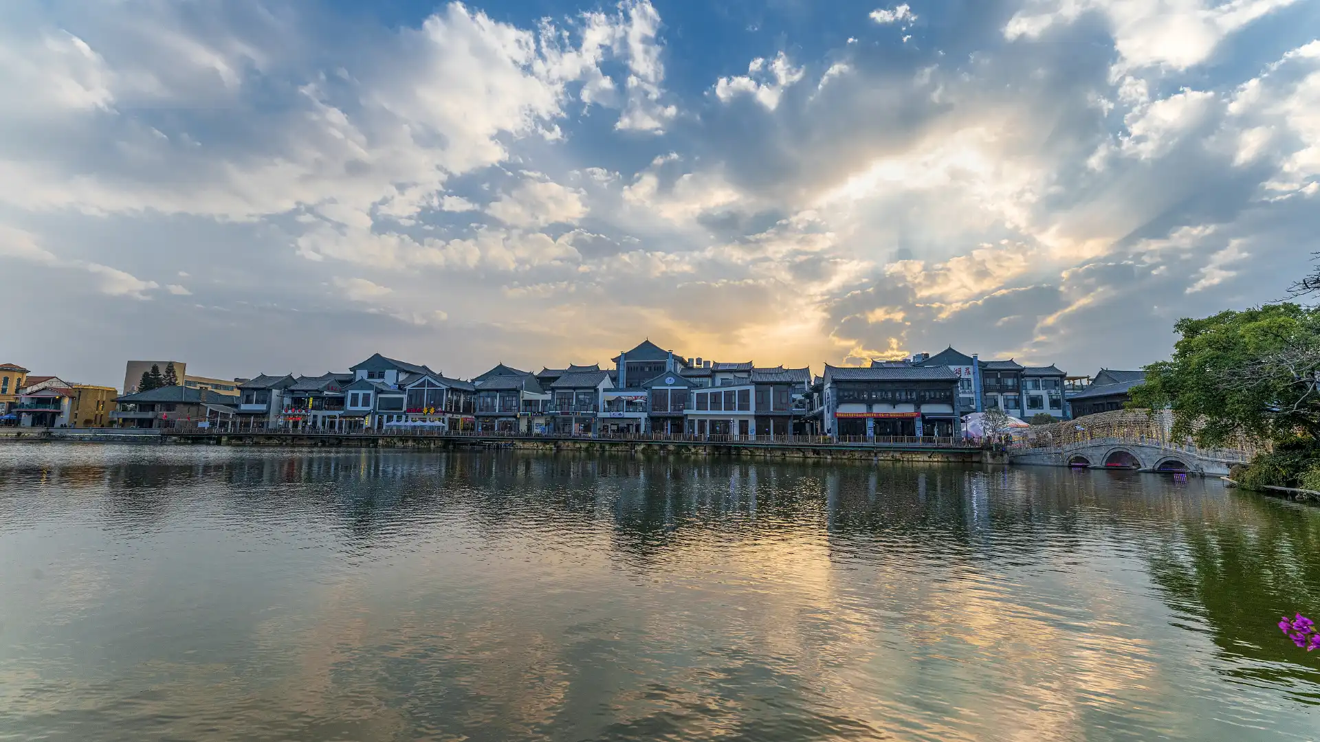 Hotels near Xiaogui Lake