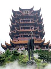 Bronze Statue of Returning Yellow Crane