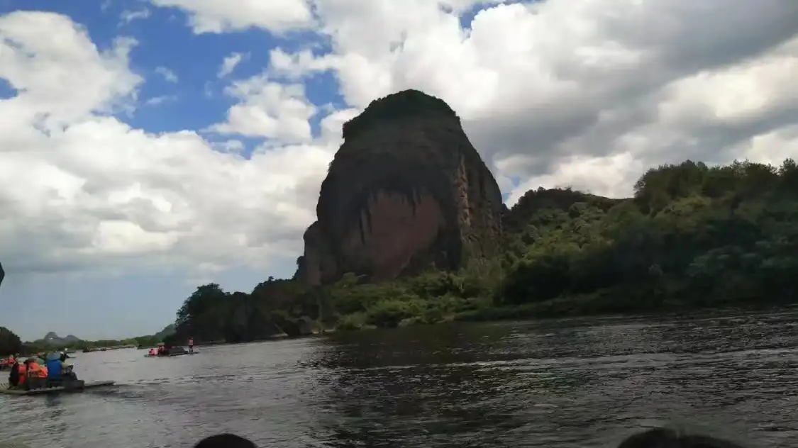 Hotels near Luxi River