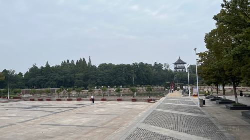 Gaoyoudieyuan Square