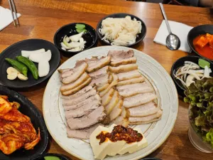Daegeon Myeongga Dwaeji-gukbap