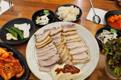 Daegeon Myeongga Dwaeji-gukbap