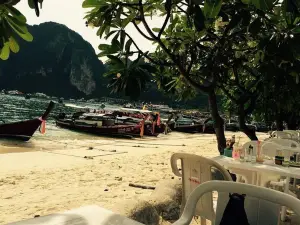 Top 3 Restaurants for Views & Experiences in Phi Phi Islands