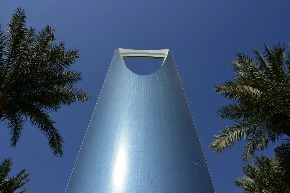 4_Kingdom Centre
