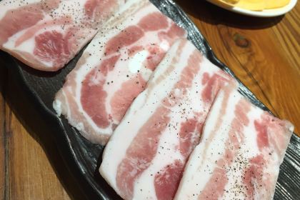 Yu niu jia kao rou yi bu (xin yi bai)