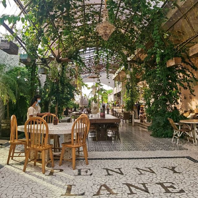 Boho-chic resto in Canggu