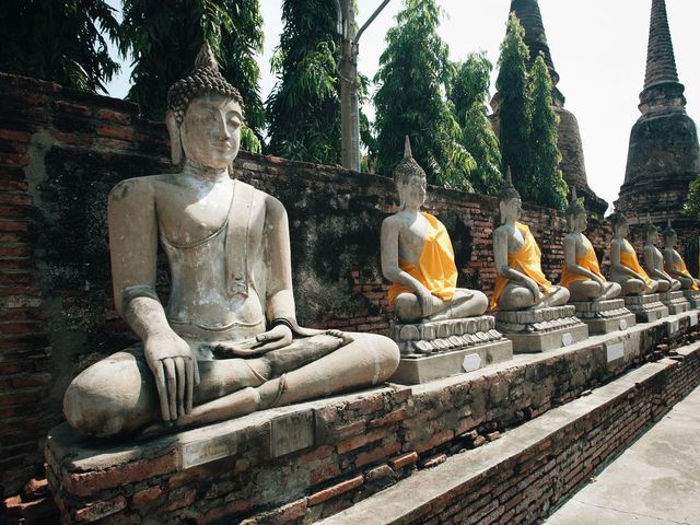 The unique tunnel temple of Thailand