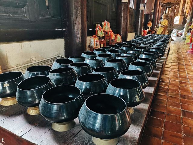 The unique tunnel temple of Thailand