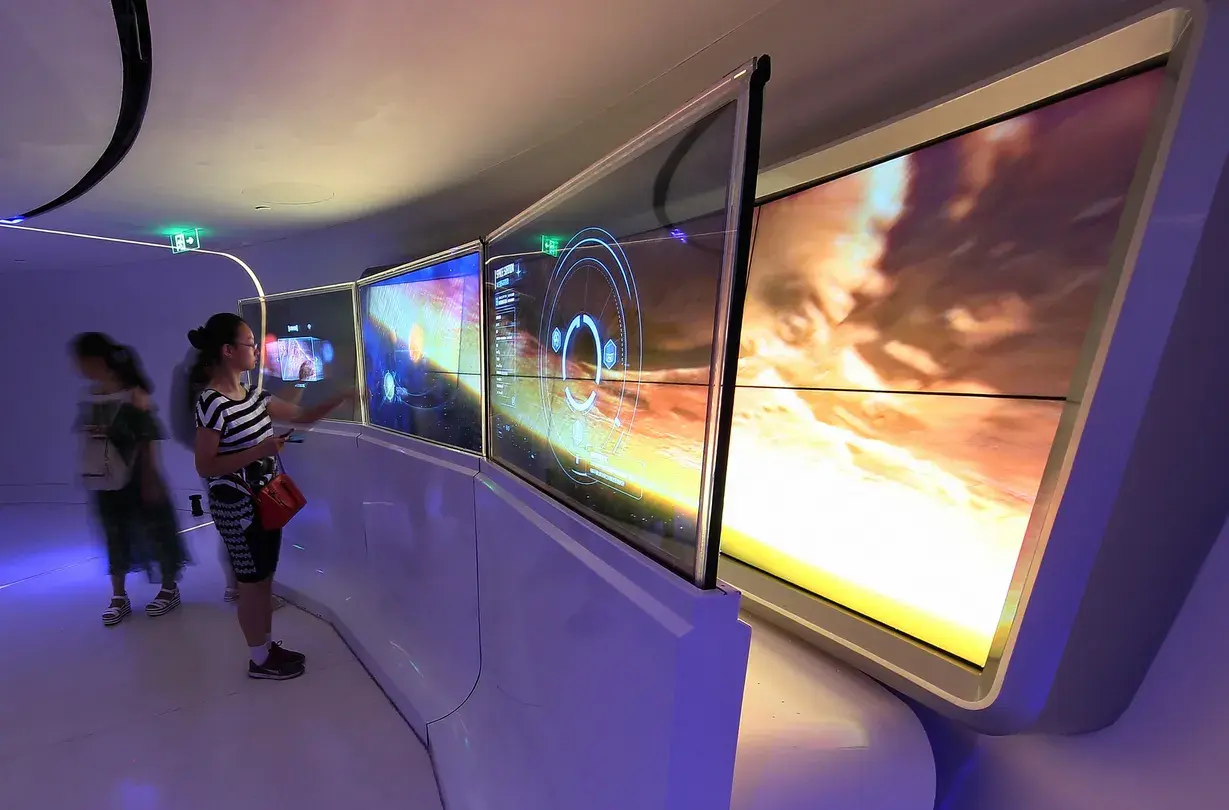 Shanghai Oriental Pearl Tower | 351m Space Capsule