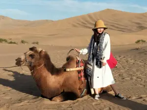Dunhuang Mingsha Mountain Desert Camping Off-road Base (Mingmo Wild Luxury)