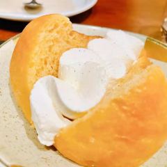 Neighborhood 여행 사진