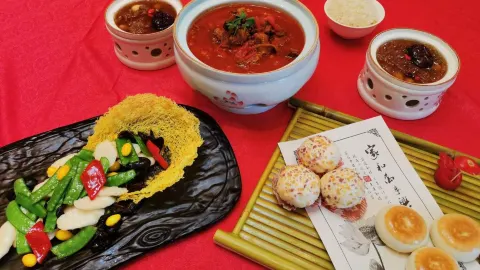 Huashan Inn (Restaurant) in Weinan
