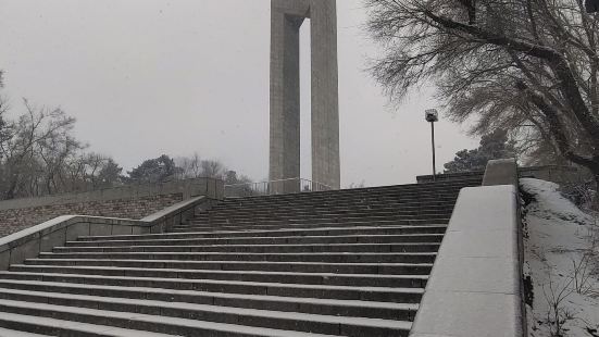 南湖的雪景很美的，南湖原來是一個水壩形成的人工湖泊，是長春主