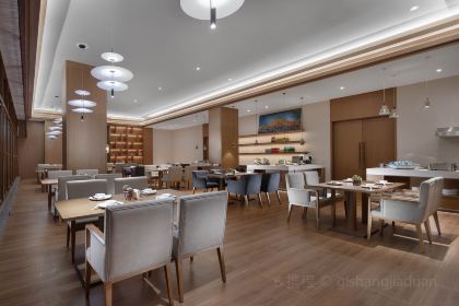 毕棚沟观山望月酒店·又见山月