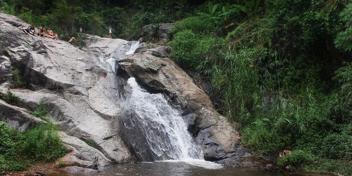 Mo Pang Waterfall