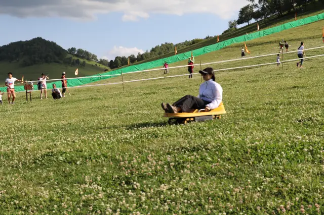 Grass Skiing in Baoji