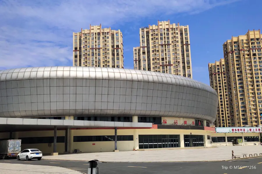 Спортивный стадион Лицзян