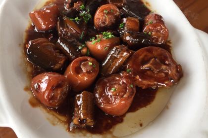 LIU HE LAO JIE TU CAI GUAN