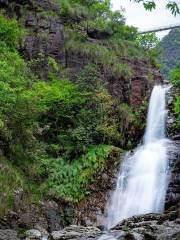 龍潭飛瀑