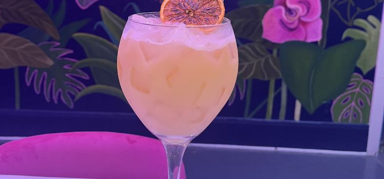 Coasis Restaurant Bar & Suites