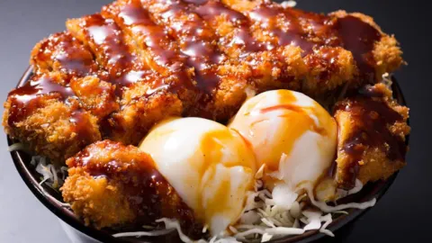 Katsudon Yoshibei Sannomiya Honten in Kobe
