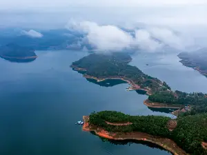 Wanfeng Lake Scenic Area