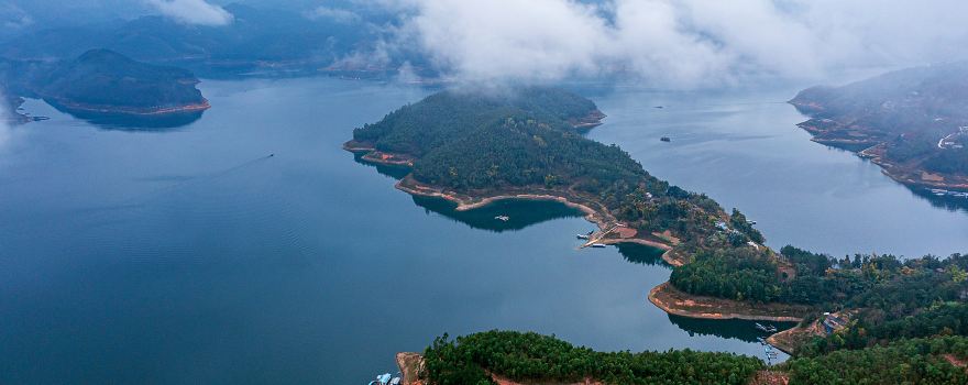 Wanfeng Lake Scenic Area