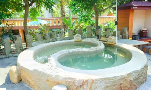 Jiaomei Duoleng Hot Spring