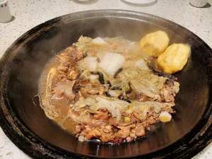 关东一品炖人参鸡