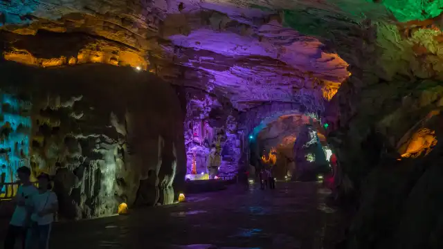 Hotels near Shanjuan Cave