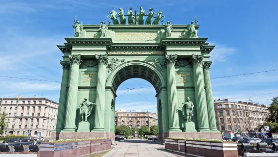 俄羅斯海參崴海參崴火車站+玻璃海灘+海角+鷹巢山|可客製行程