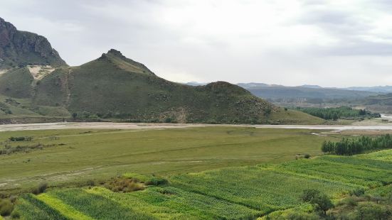 科尔沁沙地上流淌的西拉木伦河，距今8000年前就开始了对人类